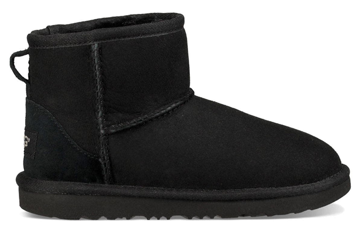 (GS) UGG Classic Mini II 'Black' 1017715K-BLK