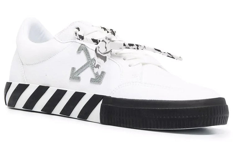 Off-White Low Vulcanised Arrows Sneakers White/Black OMIA085F21FAB0010155