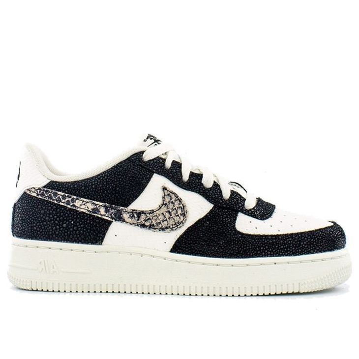 (GS) Nike Air Force 1 Low LV8 'Snakeskin' 820438-111
