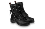 (WMNS) LOUIS VUITTON Metropolis Flat Ranger Boots 'Black with White Monogram' 1A95Z4