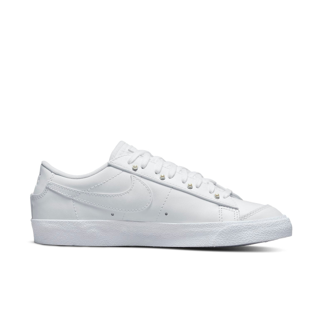 (WMNS) Nike Blazer Low 77 SE DJ9953-100