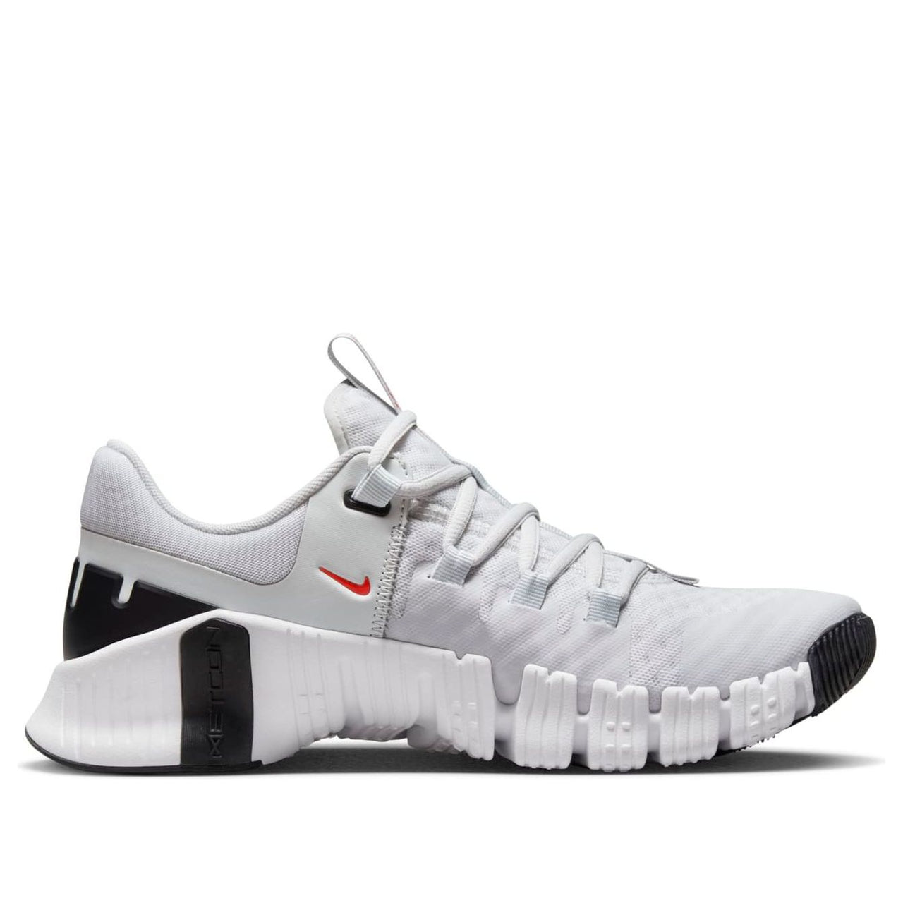 (WMNS) Nike Free Metcon 5 'Photon Dust Picante Red' DV3950-002