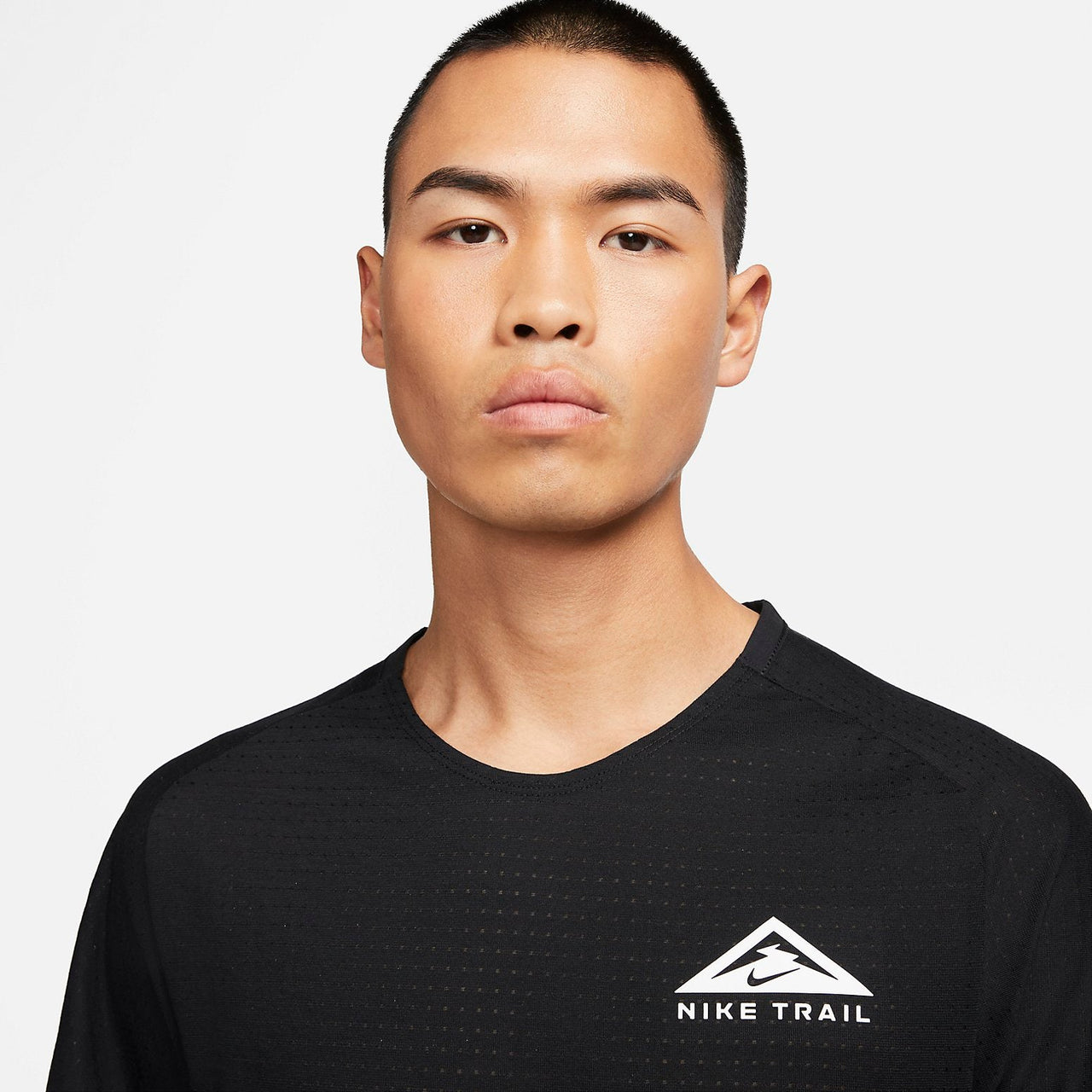 Nike Dri-FIT Trail Solar Chase Short-Sleeve Trail Running Top 'Black' DV9306-010