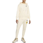 Men's Nike Daisy Embroidered Sports Cream Yellow DM4994-113