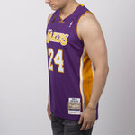 Mitchell & Ness NBA Kobe Bryant Los Angeles Lakers 2008/09 Authentic Jersey #24 AJY4EL18017-LALPURP08KBR