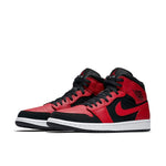 Air Jordan 1 Mid 'Bred' 554724-054