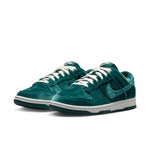 (WMNS) Nike Dunk Low 'Green Velvet' DZ5224-300