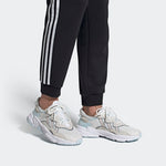 (WMNS) adidas originals Ozweego Sports Casual Shoes 'Light Cream White' FY3238