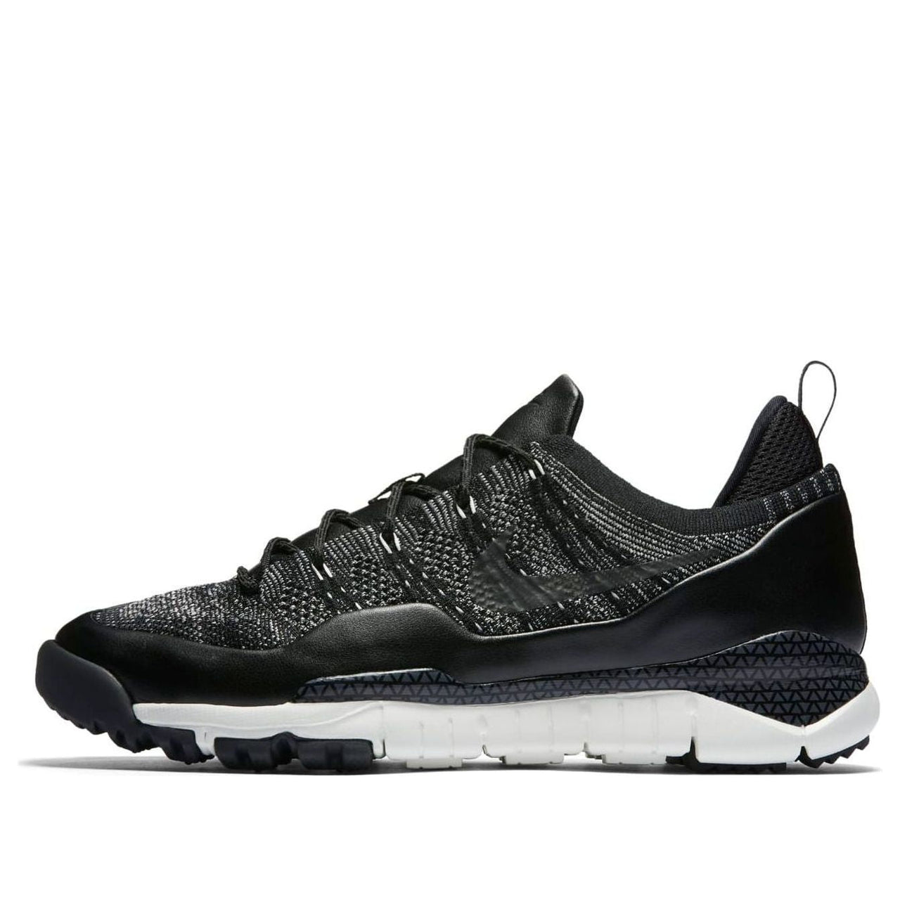 Nike Lupinek Flyknit Low 'Black' 882685-100