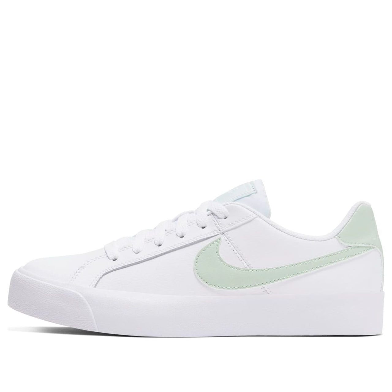 (WMNS) Nike Court Royale 'White Green' AO2810-111