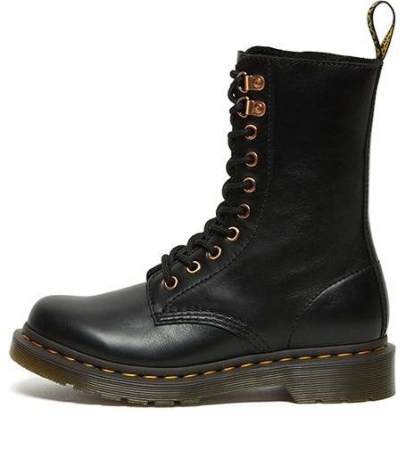 (WMNS) Dr. Martens 1490 Hdw Wanama Martin Boots Black 26871001