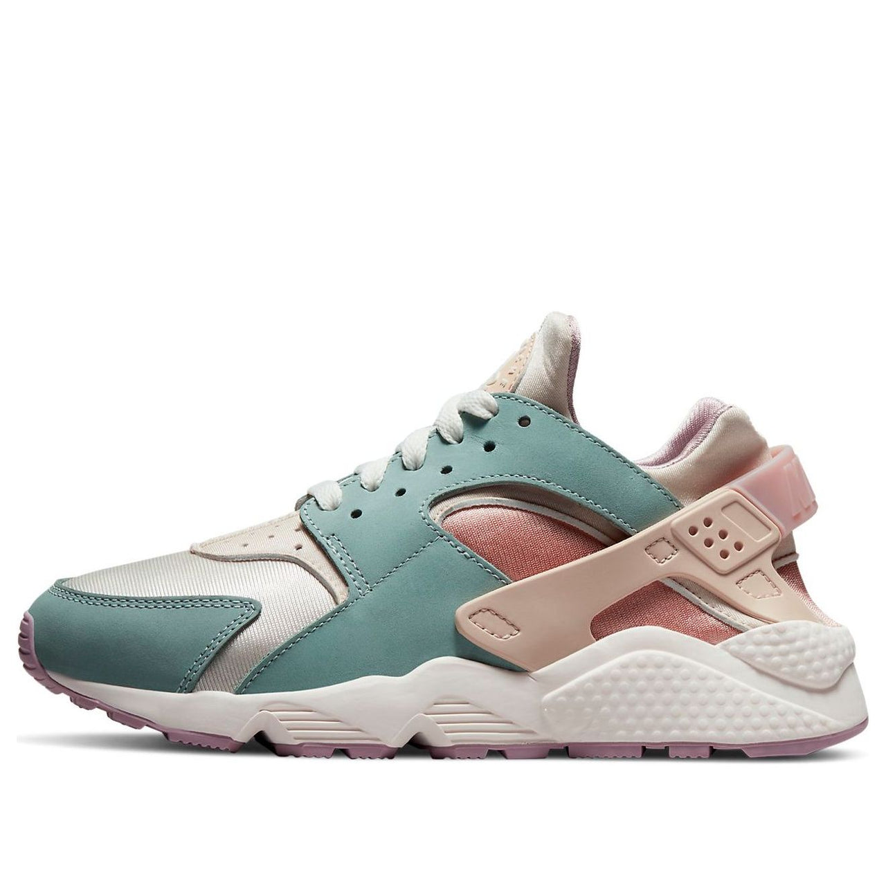 (WMNS) Nike Air Huarache 'One Mile Social Club' DQ4990-104